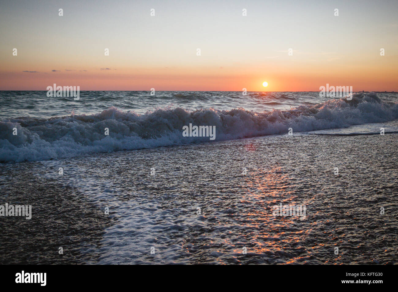 Beautiful sunset on the summer sea Stock Photo - Alamy