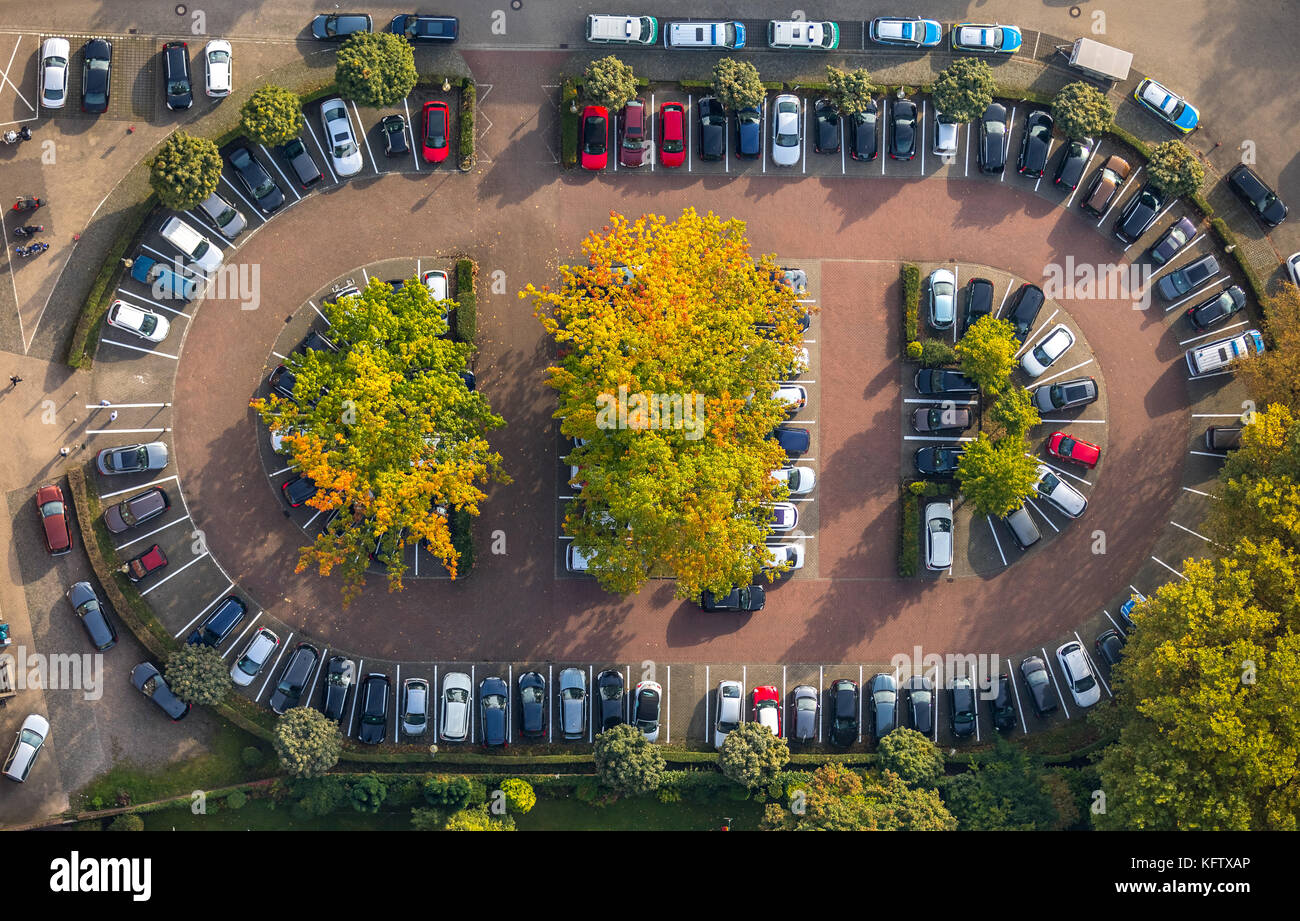Parking police station Buer Gelsenkirchen, round car park, deciduous trees, Oval, Circular Parking, Gelsenkirchen, Ruhr area, North Rhine-Westphalia,  Stock Photo