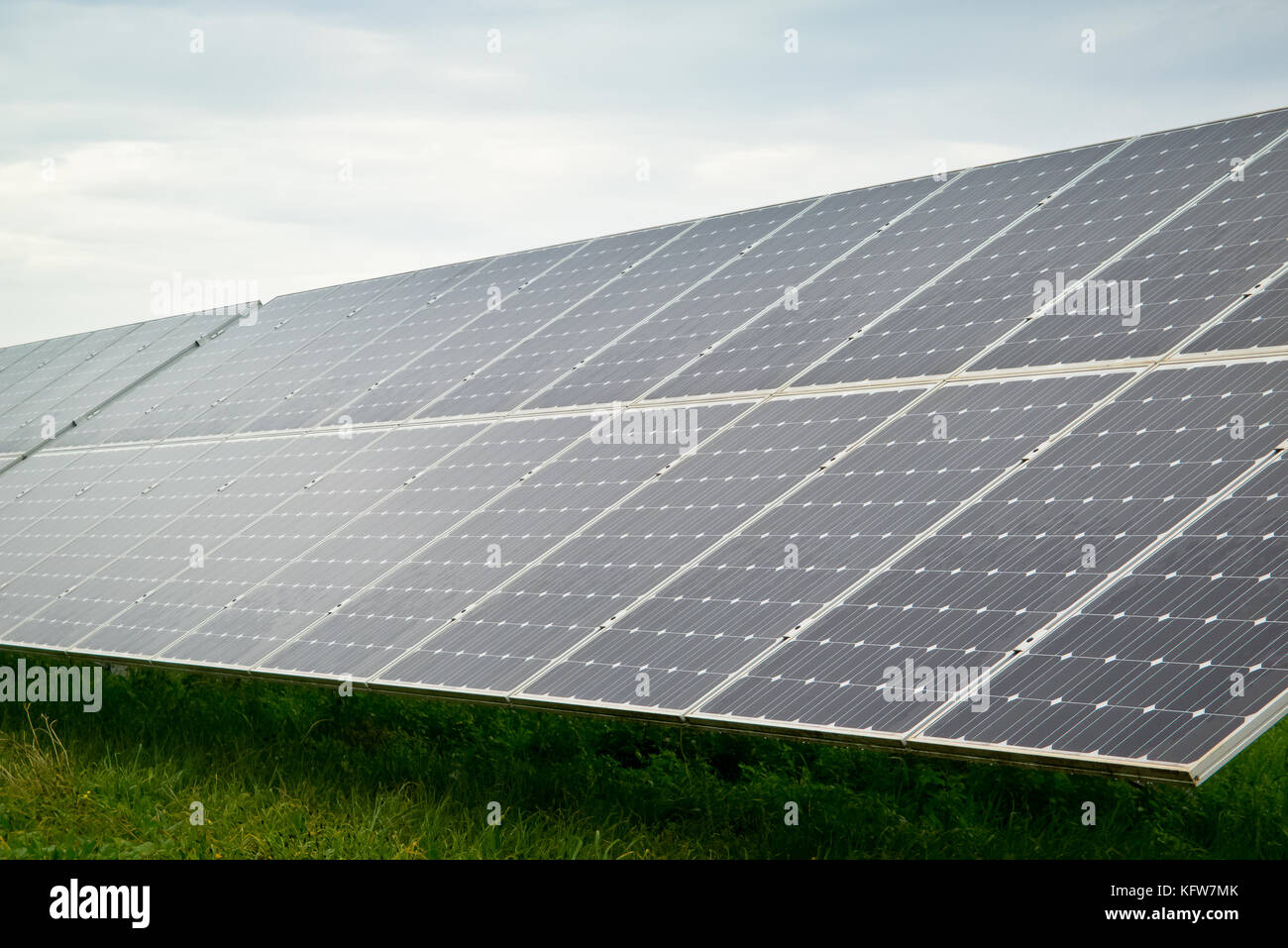 Solar panels hi hi-res stock photography and images - Alamy
