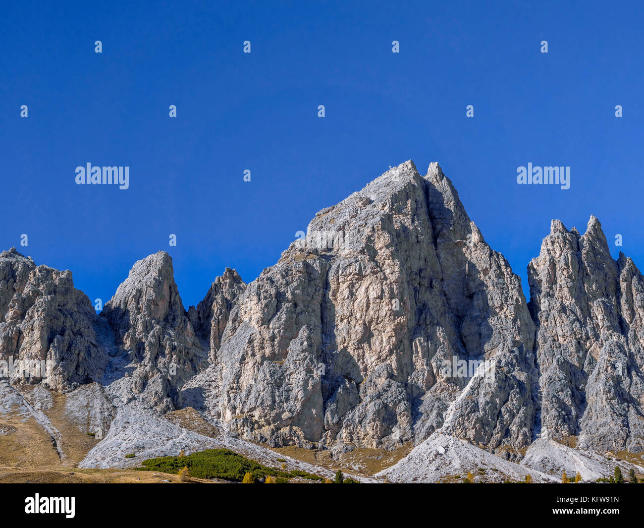 Gardena Pass, Passo Gardena, 2121m, Puez group at the back, Puez Geisler Nature Park, Dolomites, Selva di Val Gardena, South Tyrol, Trentino-Alto Adig Stock Photo