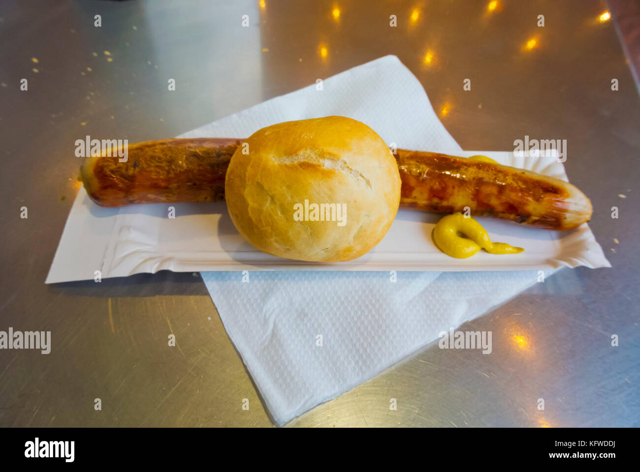 Bratwurst with mustard and bread, Lucullus grill kiosk, St Pauli, Hamburg, Germany Stock Photo