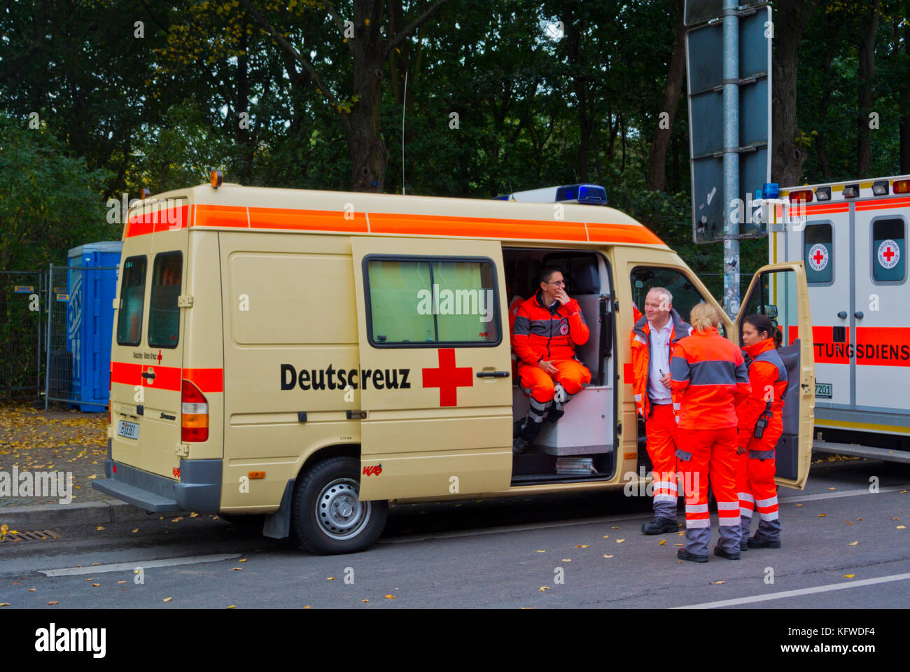 Ambulance Emergency Crew High Resolution Stock Photography and Images ...