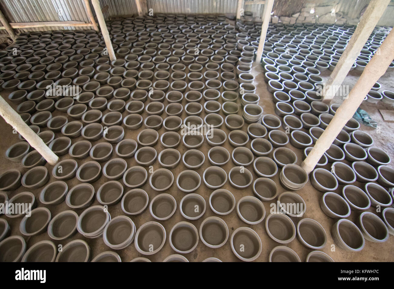 Clay Pot Maker High Resolution Stock Photography and Images Alamy