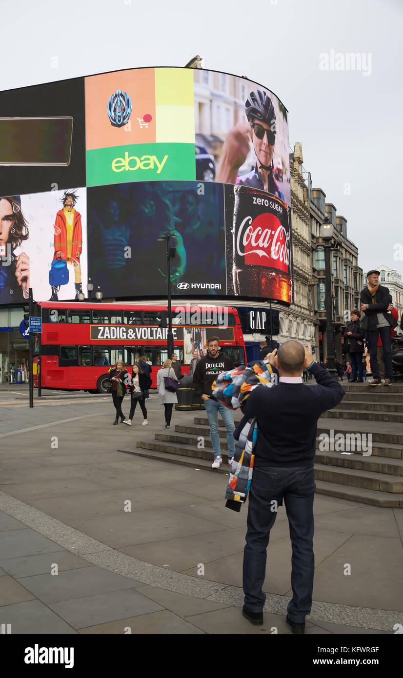 Piccadilly Circus, UK. 1st Nov, 2017. Piccadilly Circus gets a new ultrahigh definition curved