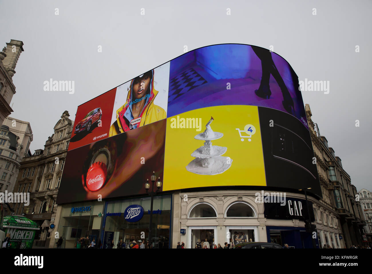 Piccadilly Circus Uk 1st Nov 2017 Piccadilly Circus Gets A New