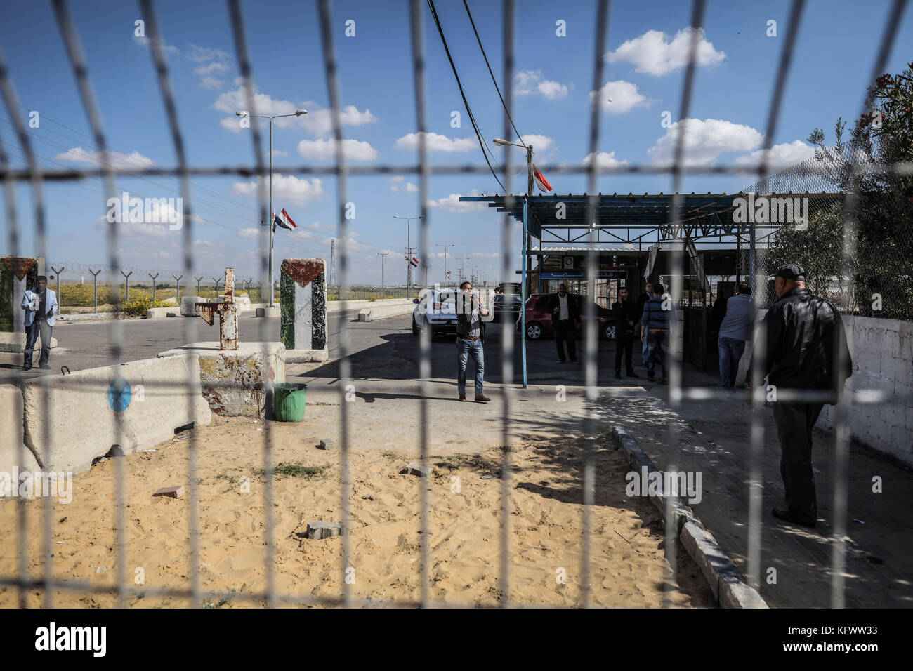 Beit Hanun, Gaza Strip. 01st Nov, 2017. An employee of Palestinian Authority gestures at the Erez border crossing between Israel and Gaza in Beit Hanun, Gaza Strip, 01 November 2017. Following their reconciliation agreement Hamas handed over control of the Gaza Strip's borders with Egypt and Israel to the Palestinian Authority. Credit: Wissam Nassar/dpa/Alamy Live News Stock Photo