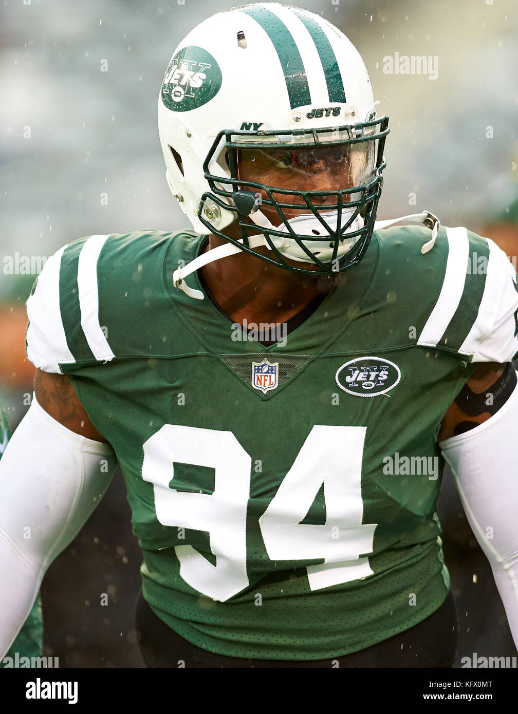 East Rutherford, New Jersey, USA. 1st Nov, 2017. Jets' defensive linemen Kony Ealy (94) during warm ups prior to NFL action between the Atlanta Falcons and the New York Jets at MetLife Stadium in East Rutherford, New Jersey. Duncan Williams/CSM/Alamy Live News Stock Photo