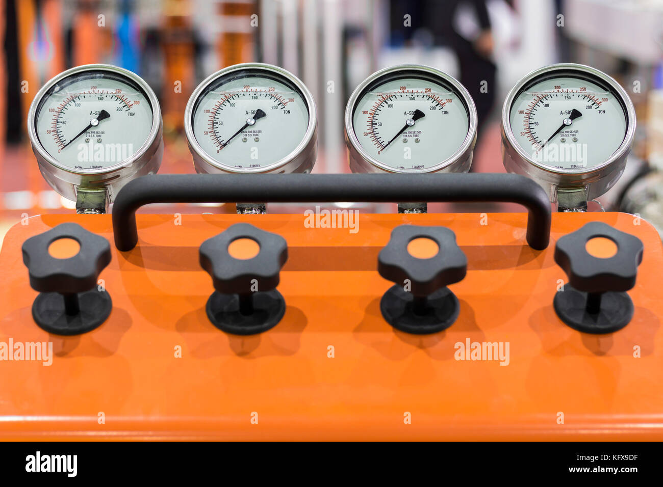 Hydraulic pump hires stock photography and images Alamy