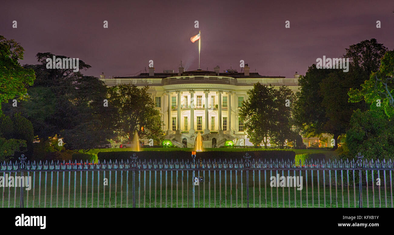 White house night usa exterior hi-res stock photography and images - Alamy
