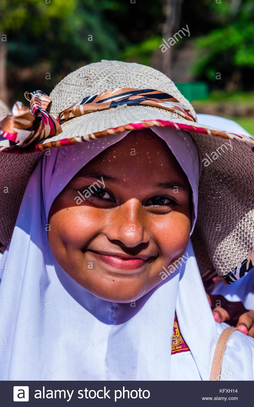 Muslim School Girls Stock Photos & Muslim School Girls Stock ...