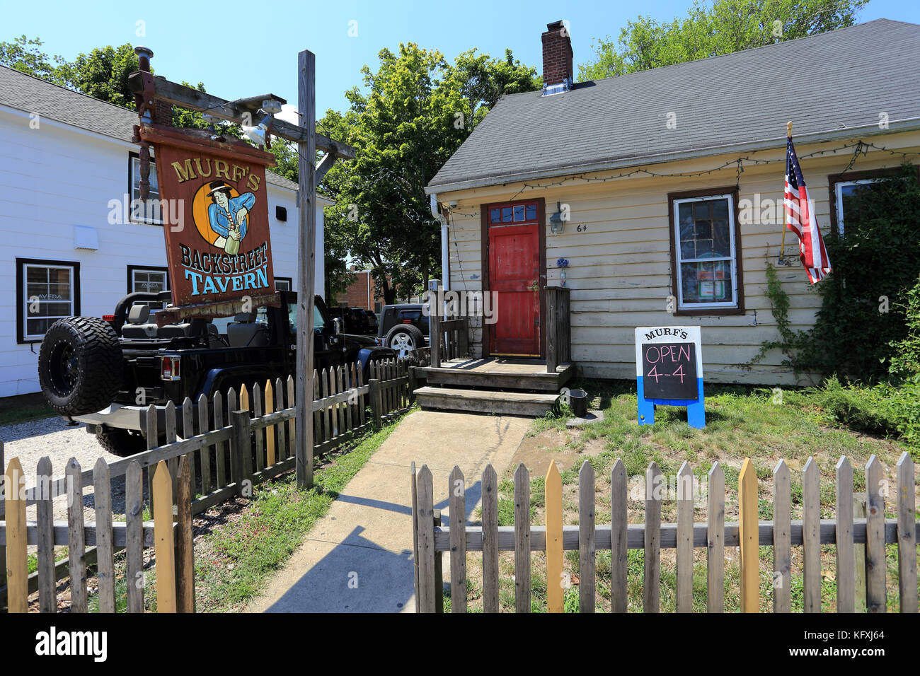 Murf's Tavern Sag Harbor Long Island New York Stock Photo - Alamy