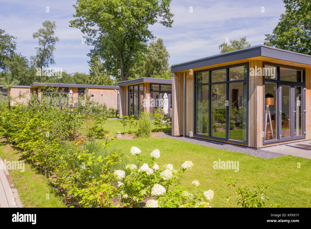 argument afskaffet ude af drift NETHERLANDS - OTTERLO - JULY 19, 2017: Holiday bungalows on estate De  Scheleberg in Otterlo, Netherlands Stock Photo - Alamy