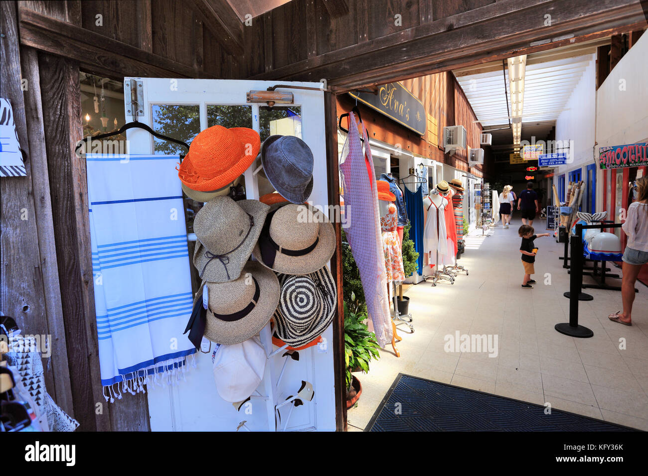 Shopping sag hires stock photography and images Alamy