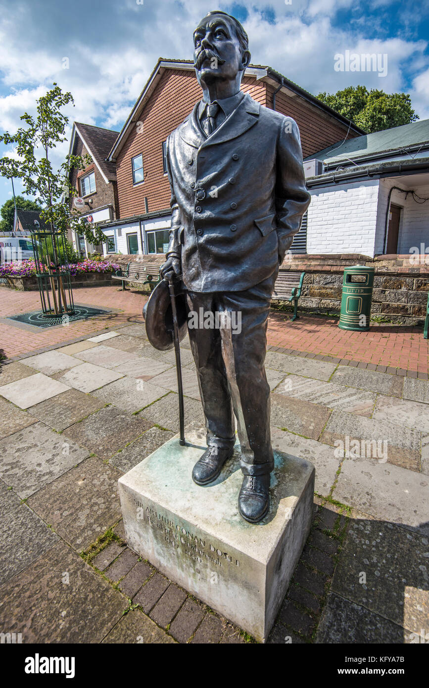 Sir Arthur Conan Doyle, statue commemorating the creator of Sherlock Homes, the famous self-appointed detective.. Crowborough. East Sussex statue. Stock Photo