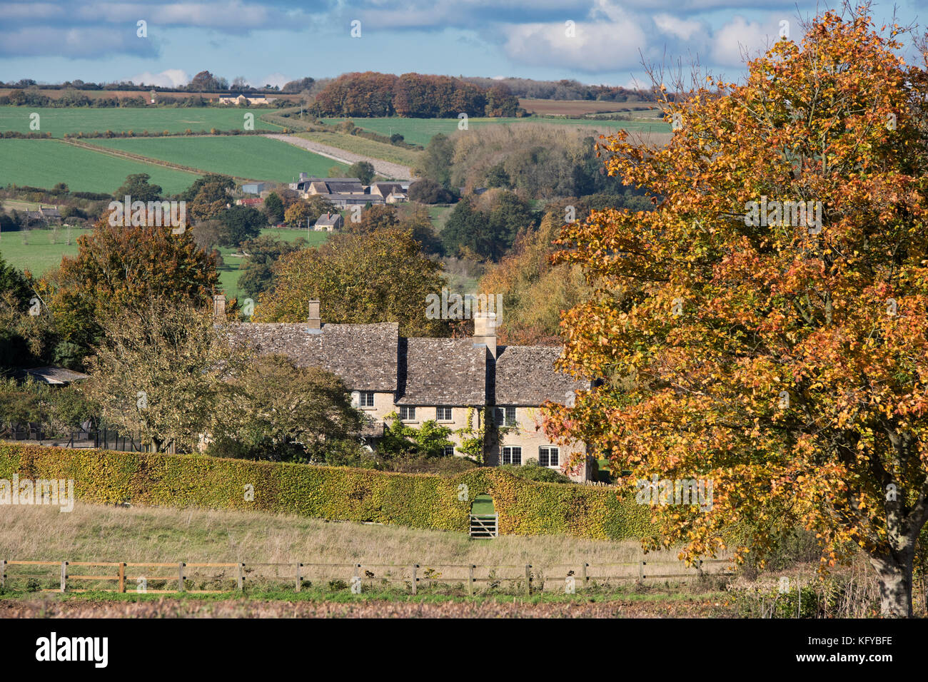 Stone house in autumn. Chilson, Evenlode Valley, Oxfordshire, England Stock Photo