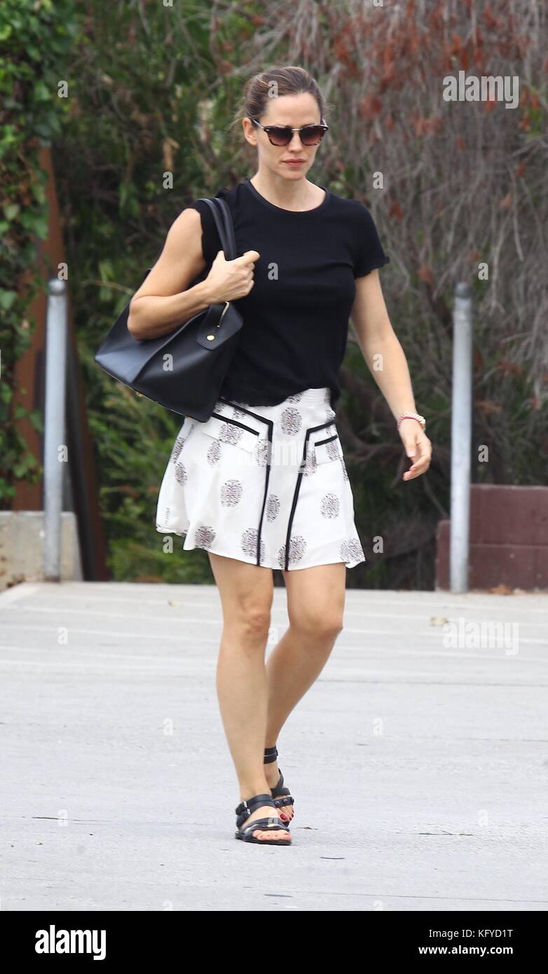 Jennifer Garner Shows Off Her Toned Legs Whilst Arriving For Church