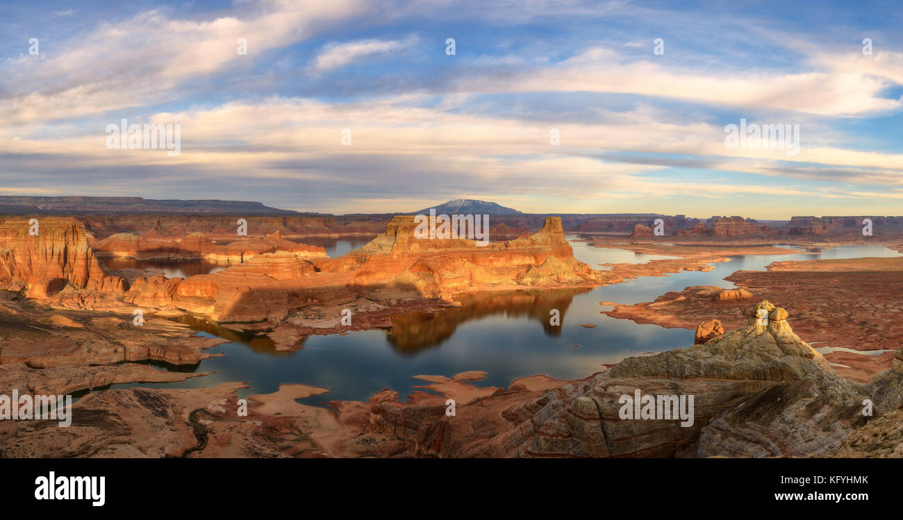 Panoramic view of Alstrom Point, Lake Powell, ArizonaUtah state line