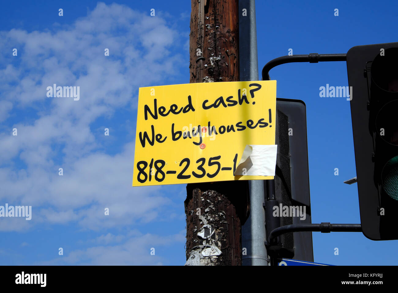 What's Up With Those Handmade 'We Buy Houses' Signs Around Austin? - KUT  Radio, Austin's NPR Station