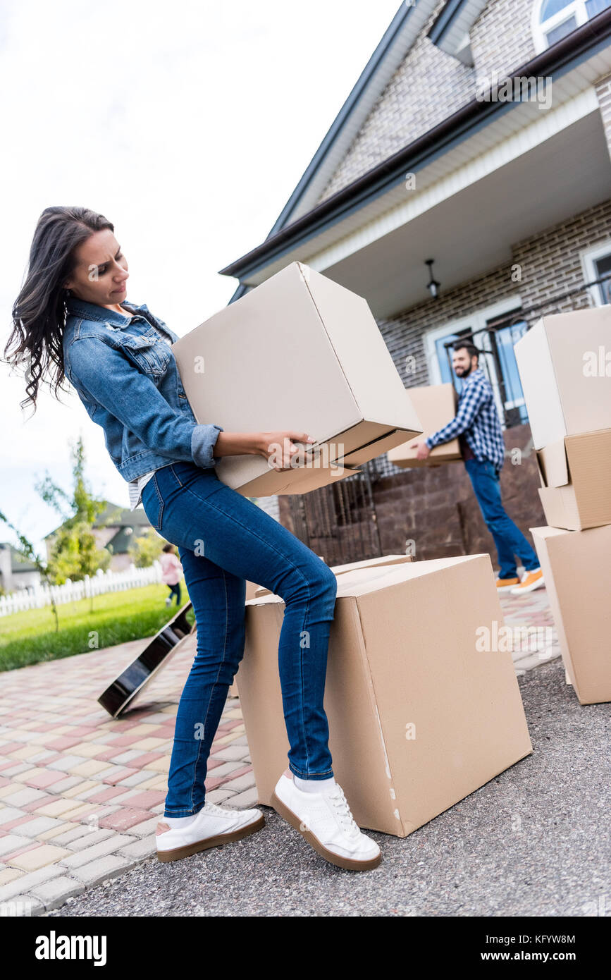 couple moving into new house Stock Photo - Alamy