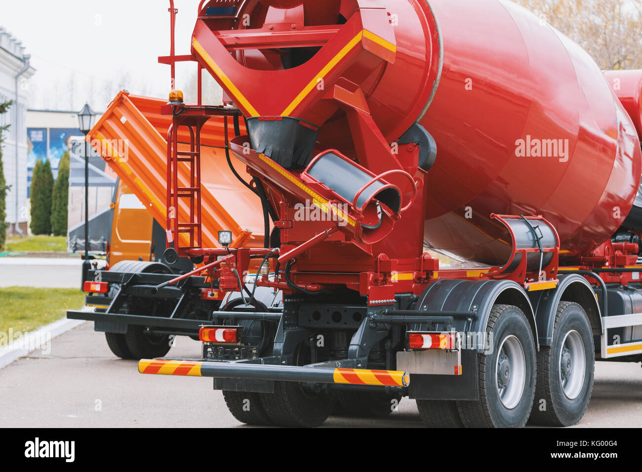 Concrete Mixer Truck Stock Photos & Concrete Mixer Truck Stock Images