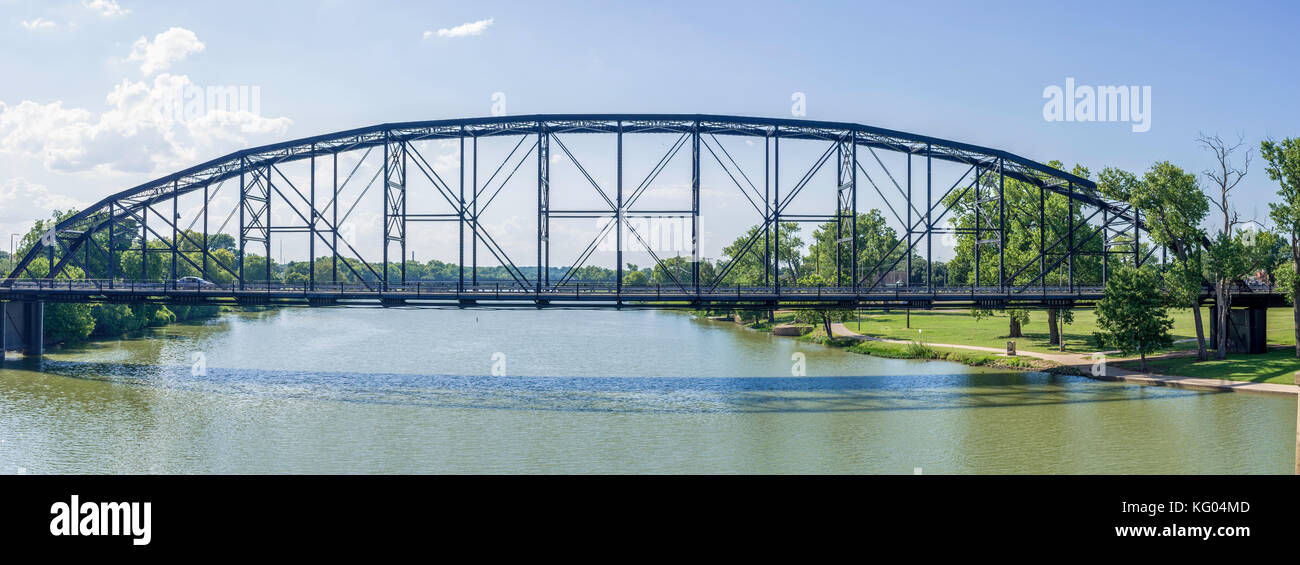 Bridge over the Brazos River in Waco TX Stock Photo Alamy