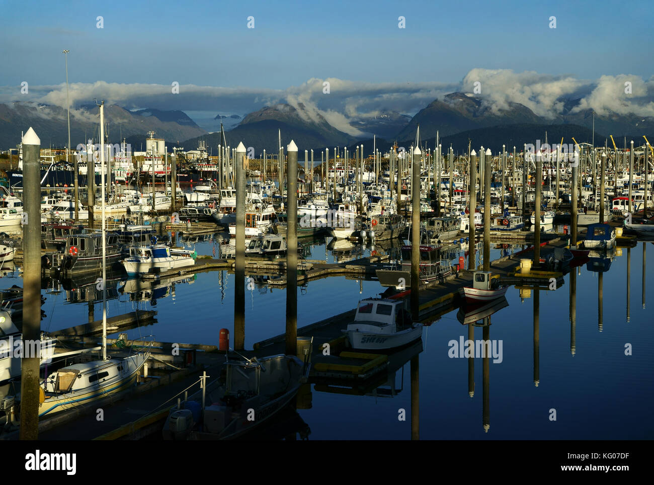 Boat harbor on Homer Spit with Kenai Mtns, Kachemak Bay, Cook Inlet, Alaska Stock Photo