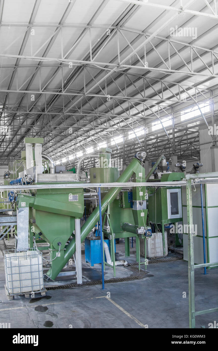 Plastic bottle recycle machine hires stock photography and images Alamy