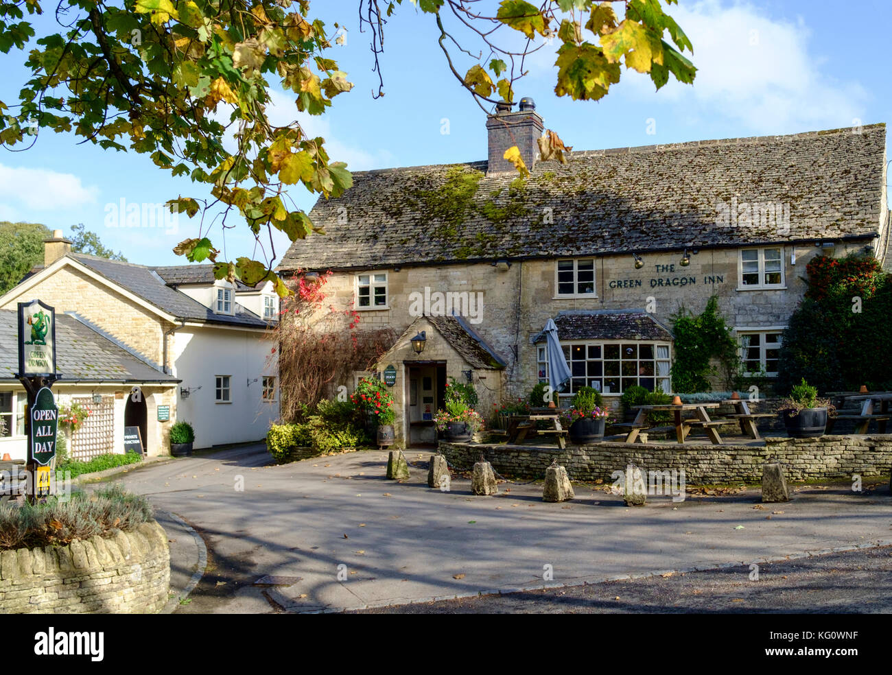 Cockleford a village in Gloucestershire england UK the Green Dragon Inn Stock Photo