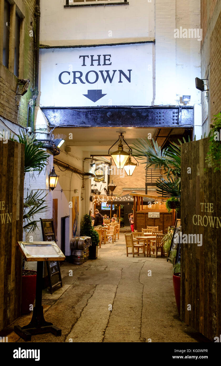 the-crown-pub-oxford-hi-res-stock-photography-and-images-alamy