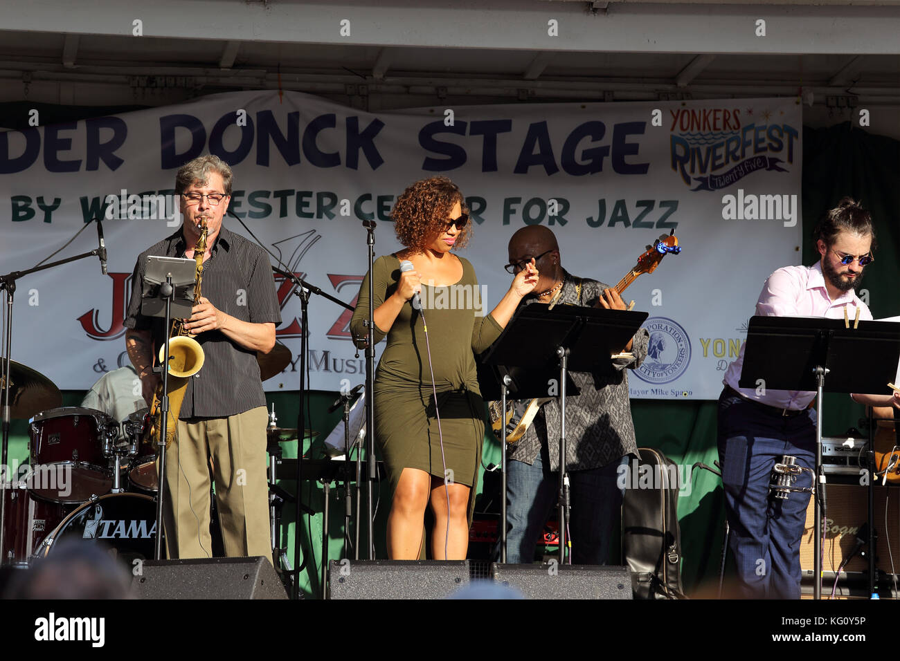 Jazz band performing hires stock photography and images Alamy