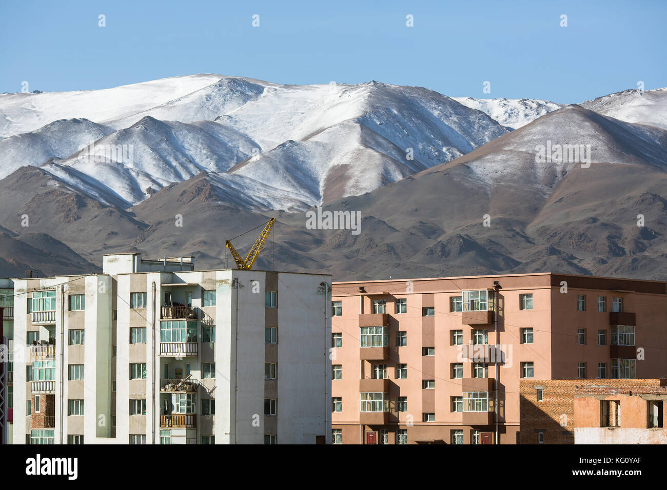 Mongolian city, houses and mountains, BayanOlgii province of Mongolia Stock Photo Alamy