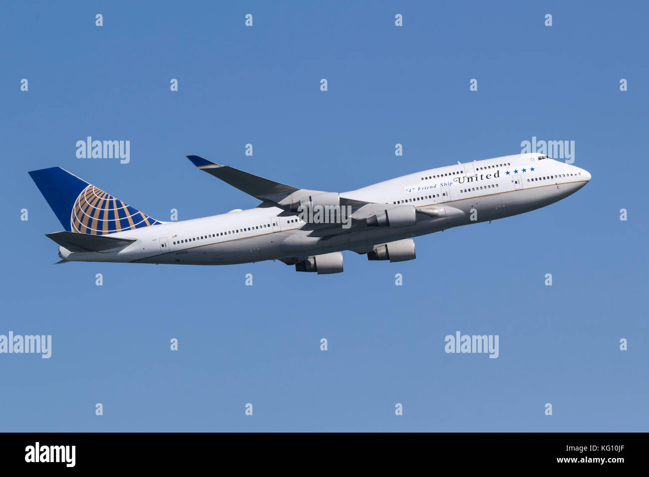 United airlines 747 in flight hi-res stock photography and images