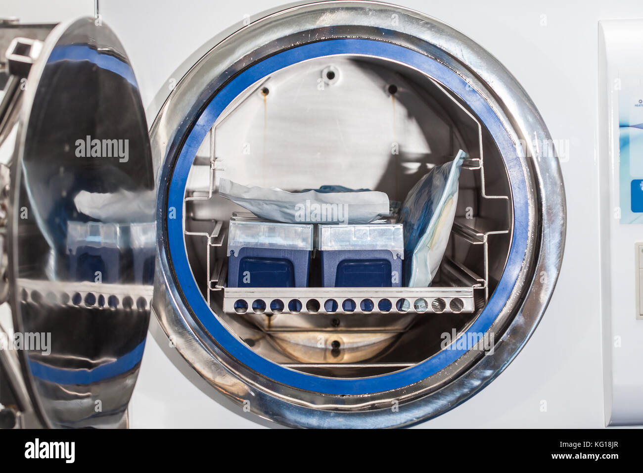 Sterilizing laboratory material in autoclave Stock Photo Alamy
