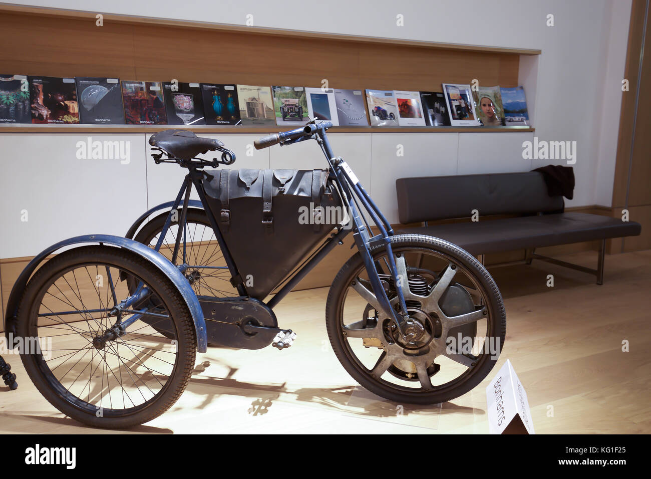 London, UK. 2nd Nov, 2017. Bonhams, London to Brighton Veteran car sale