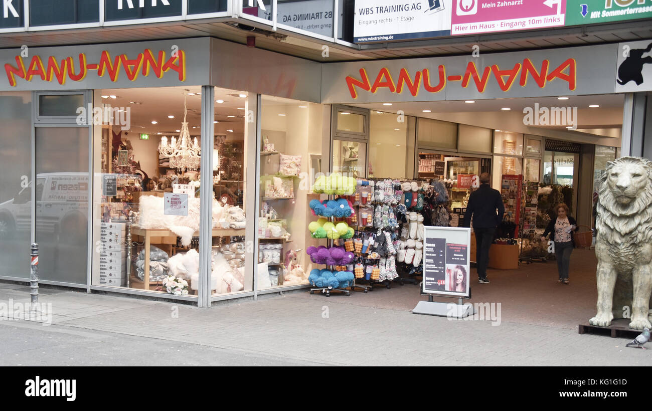 Cologne, Germany. 2nd Nov, 2017. A store of the gift articles shop Nanu-Nana, photographed in Cologne, Germany, 2 November 2017. - NO WIRE SERVICE - Credit: Horst Galuschka/dpa/Alamy Live News Stock Photo