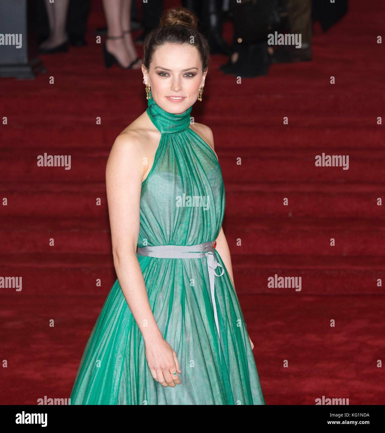 London, UK. 02nd Nov, 2017. Daisy Ridley attends Murder On The Orient Express World Premiere - London, England (02/11/2017) | usage worldwide Credit: dpa picture alliance/Alamy Live News Stock Photo