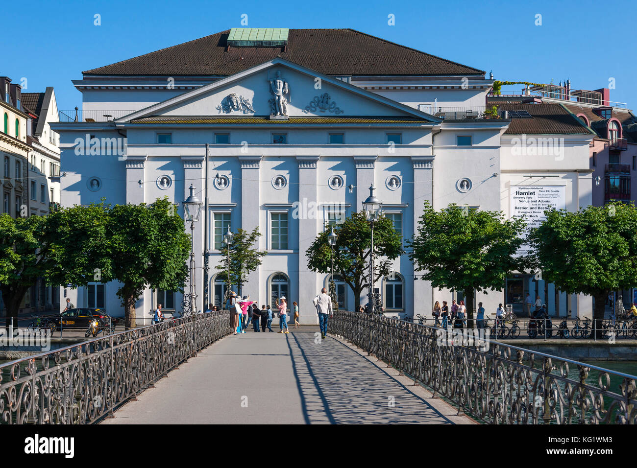 Luzern, Schweiz :  Rathaus-Steg - Luzerner Theater Stock Photo