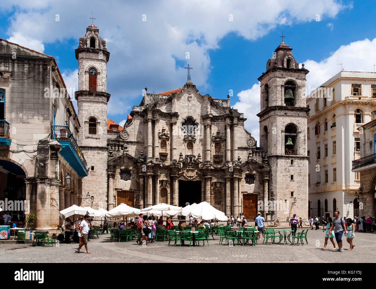 Havanna, Cuba :  Plaza de La Catedral Stock Photo