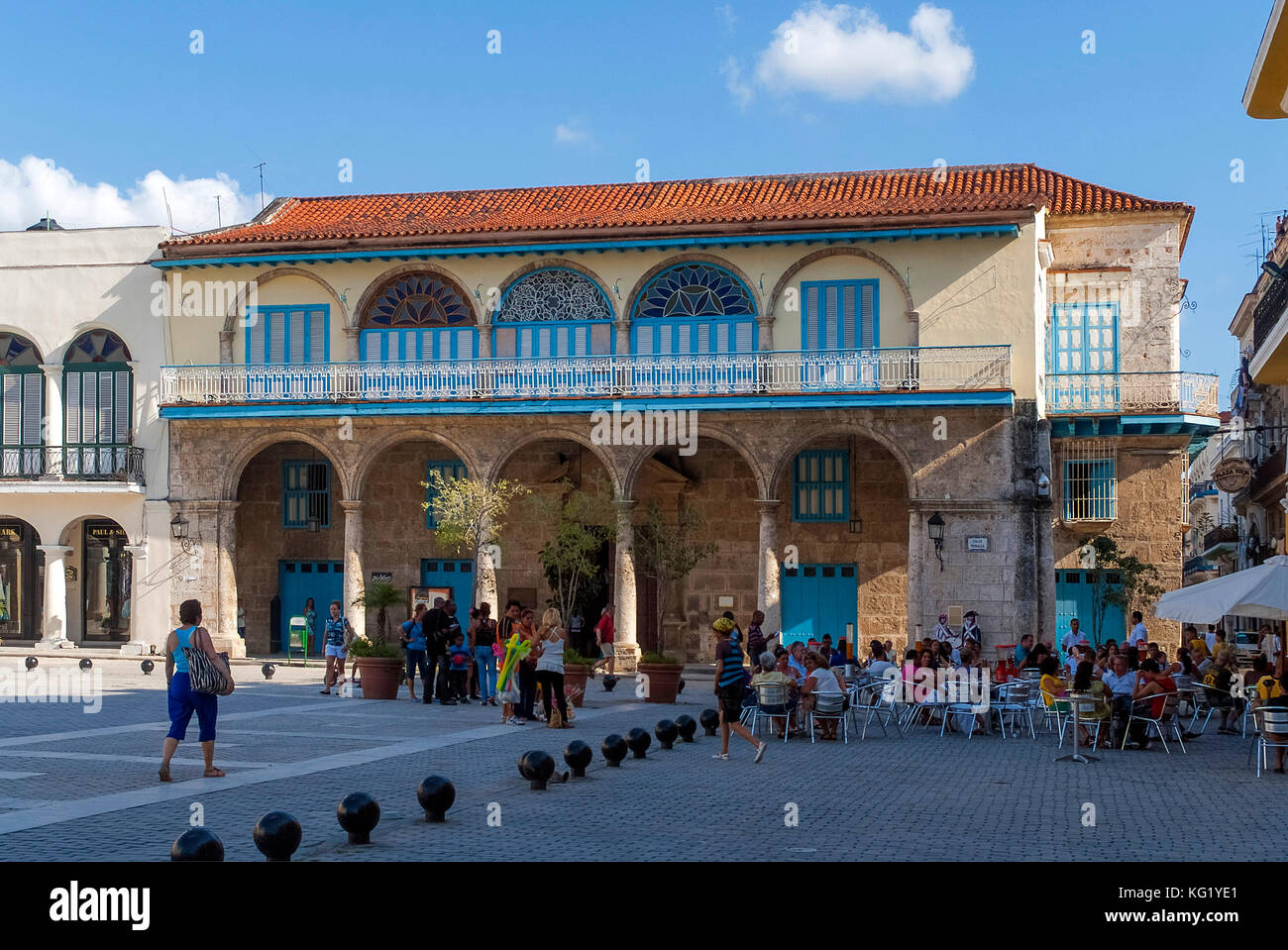 Havanna, Cuba :  Plaza Vieja    HA-13520283 Stock Photo