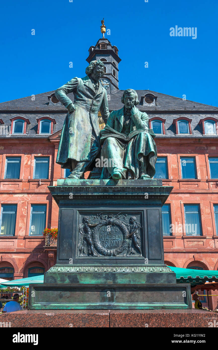 Hanau, Hessen, Germany : Gebrüder Grimm Nationaldenkmal - Neustädter ...