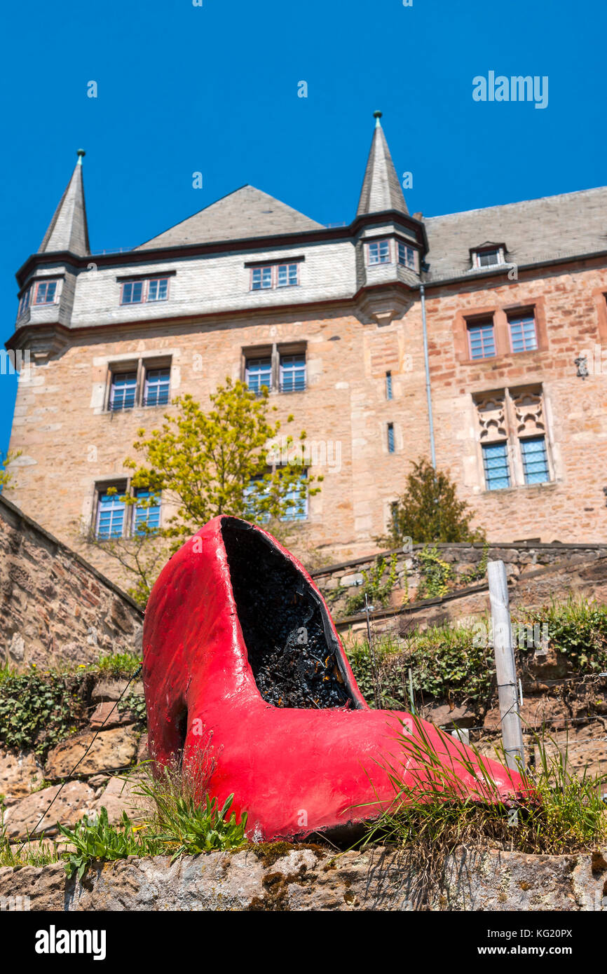 Marburg an der Lahn, Hessen :  Aschenputtel - Grimm-Dich-Pfad Skulpturenpfad Grimm´s Märchen Stock Photo