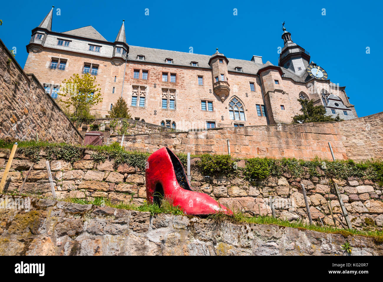 Marburg an der Lahn, Hessen :  Aschenputtel - Grimm-Dich-Pfad Skulpturenpfad Grimm´s Märchen Stock Photo