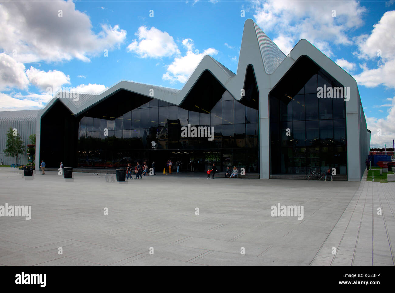 das von Zaha Hadid entworfene Riverside Museum of Transport, Glasgow, Schottland/ Scotland . Stock Photo