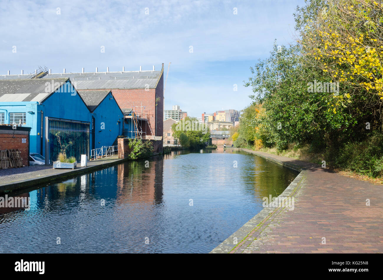 City centre background hi-res stock photography and images - Alamy