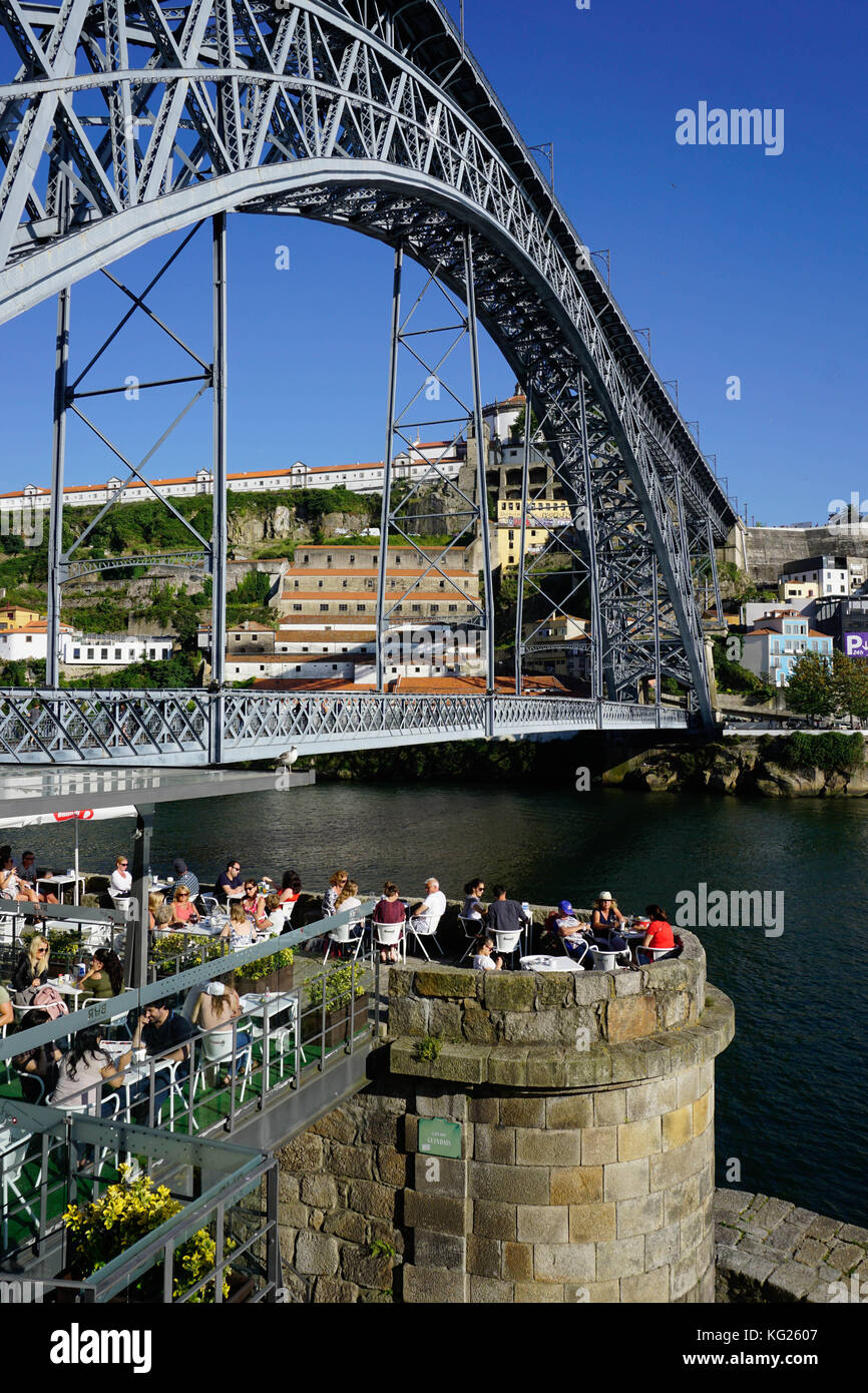 Ponte de Dom Luis I over River Douro, Porto (Oporto), Portugal, Europe Stock Photo