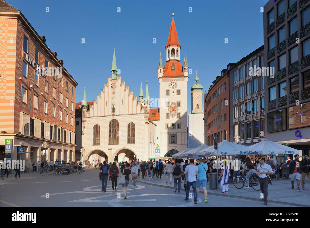 Old town hall (Altes Rathaus) at Marienplatz Square, Munich, Bavaria ...