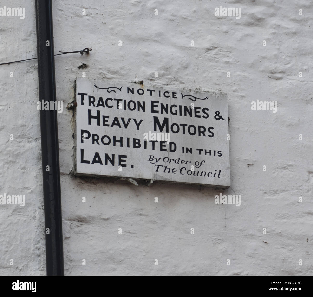 Sign saying ‘Notice Traction Engines and Heavy Motors Prohibited in