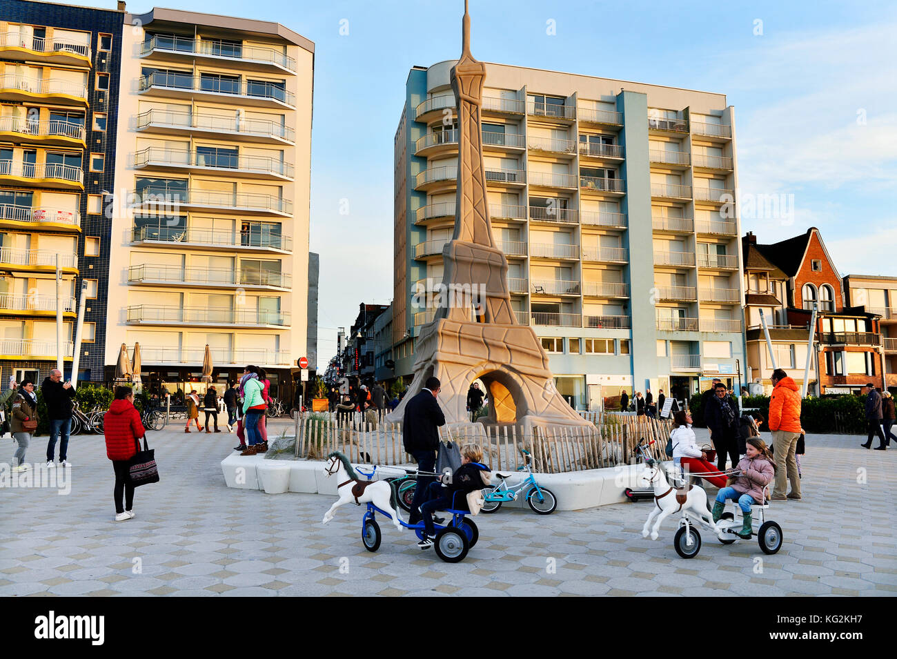 La Tour Paris Plage Stock Photos La Tour Paris Plage Stock