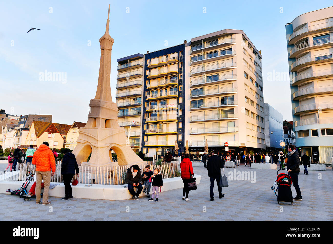 La Tour Paris Plage Stock Photos La Tour Paris Plage Stock