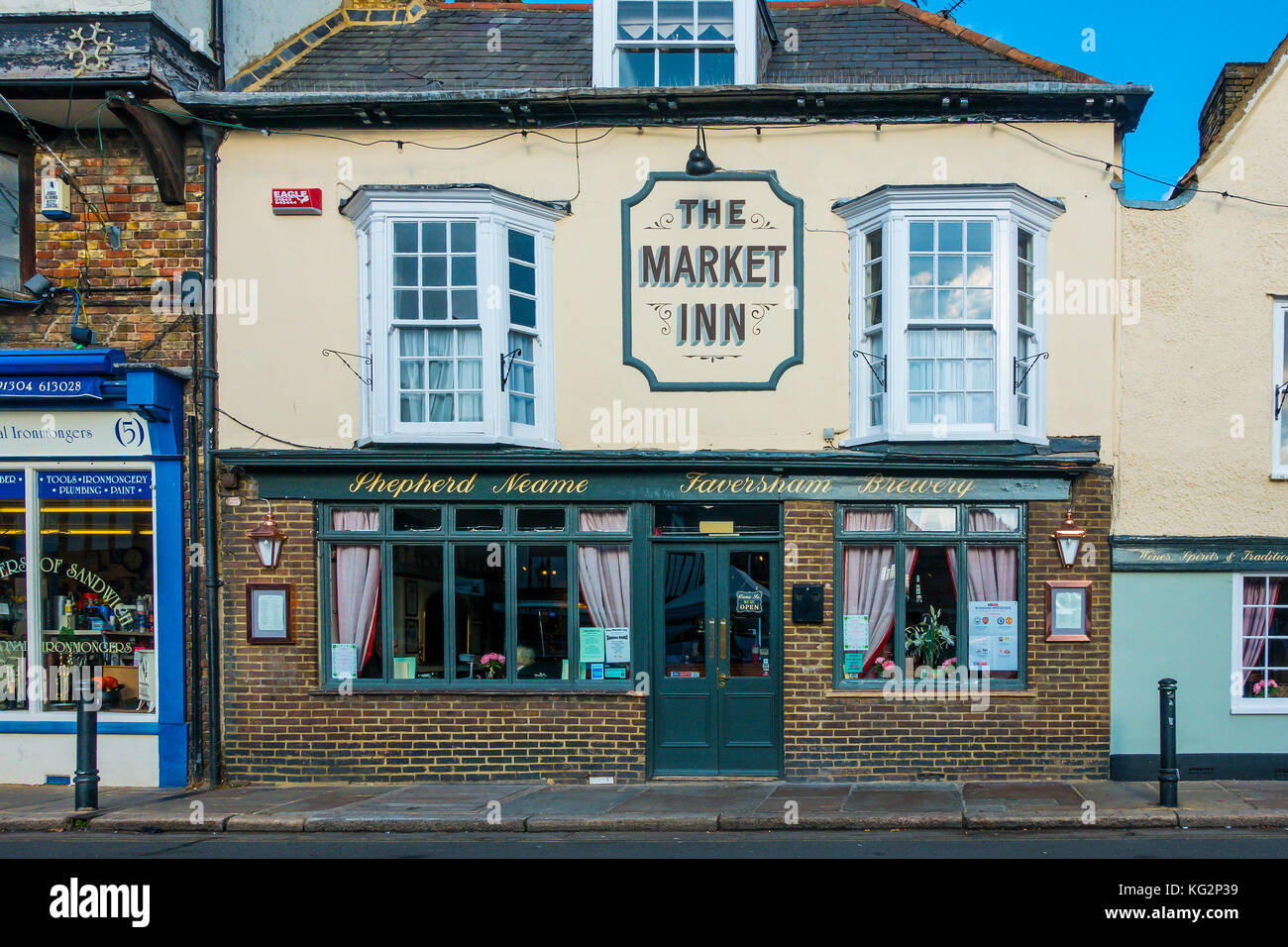 The Market Inn,Pub,Shepherd Neame,Brewery,Sandwich,Kent,England,UK